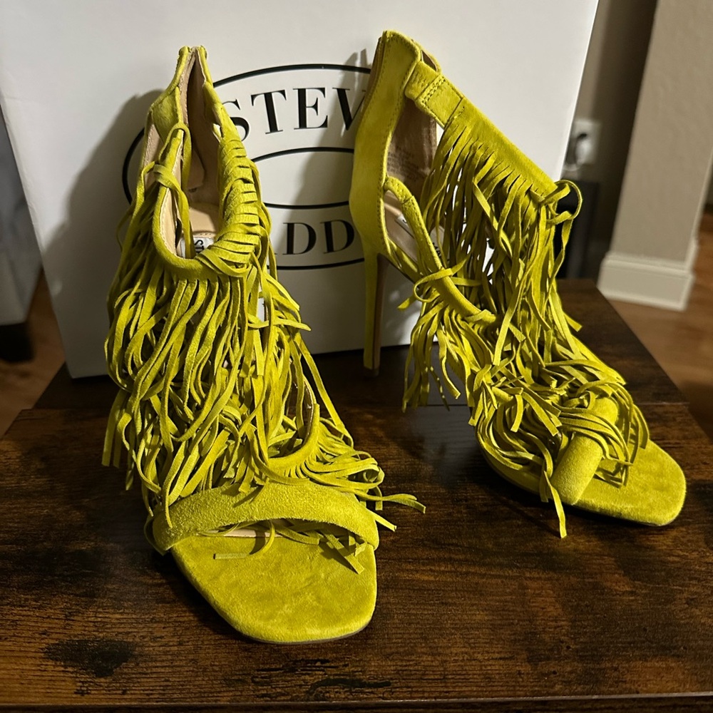 Steve Madden Fringly Yellow Suede Heeled Sandals